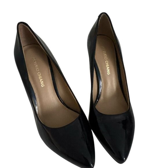 Arturo Chiang Black Pointed-Toe Heels - Picture 3 of 5